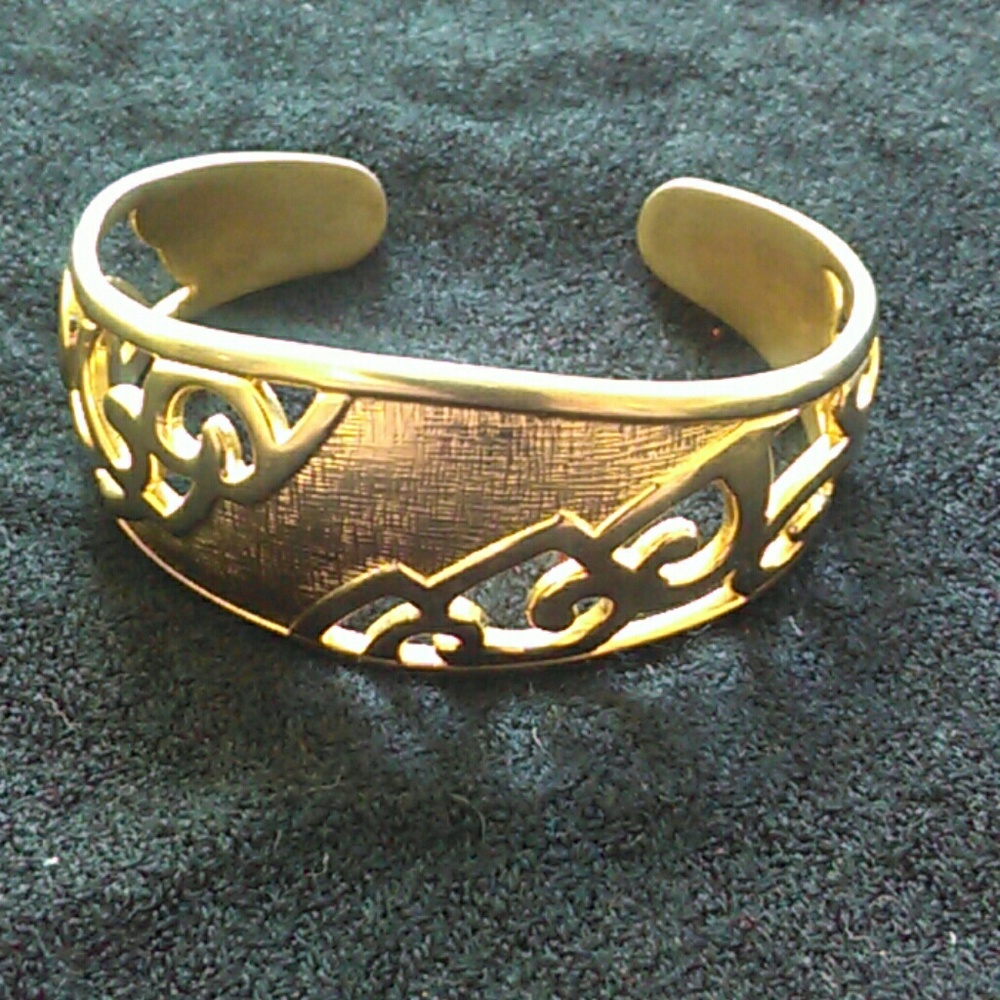 Cuff bracelet