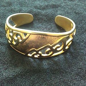 Cuff bracelet