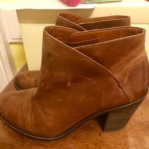Distressed Lucky Brand brown booties
