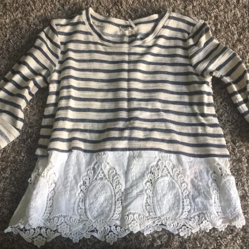 super cute quarter sleeve blouse