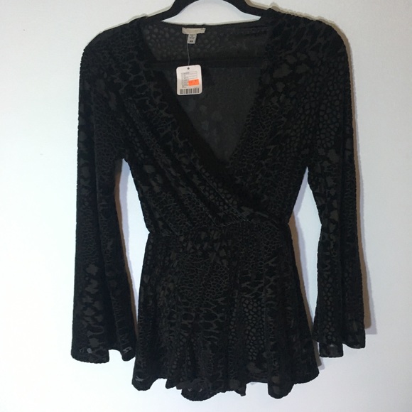 !SOLD! URBAN OUTFITTERS velvet print romper - Picture 4 of 5