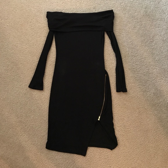 NWOT Off the shoulder sweater dress - Picture 1 of 4