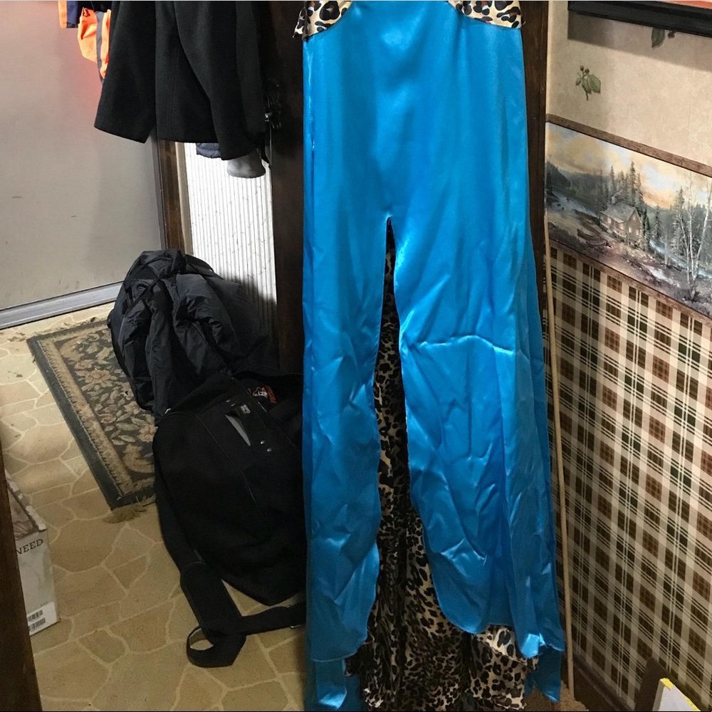 Prom dress - Picture 2 of 5