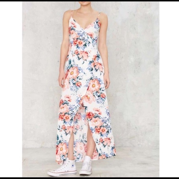 MINKPINK Dresses & Skirts - PRICE FIRM MINKPINK Little Blooms Maxi Dress