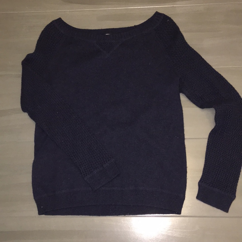 Gap sweater