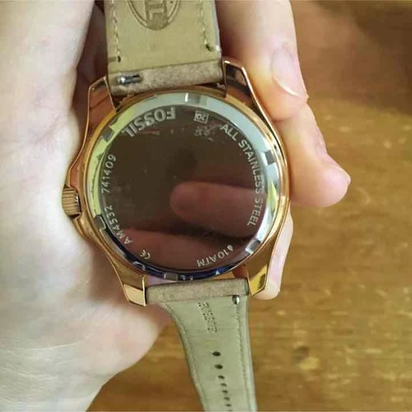 Fossil watch 🍂 - Picture 2 of 4