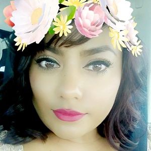 Meet your Posher, Danelia