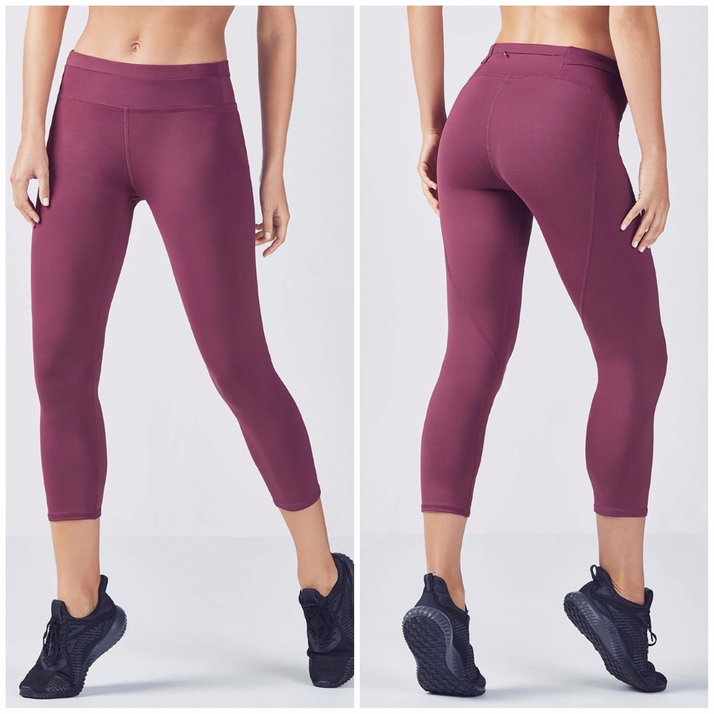NWT Powerlite Gia capri leggings