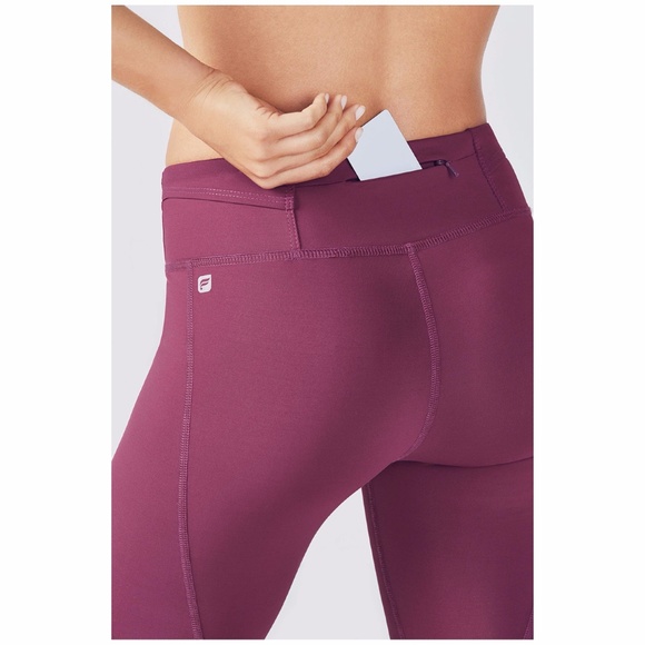 NWT Powerlite Gia capri leggings - Picture 2 of 5
