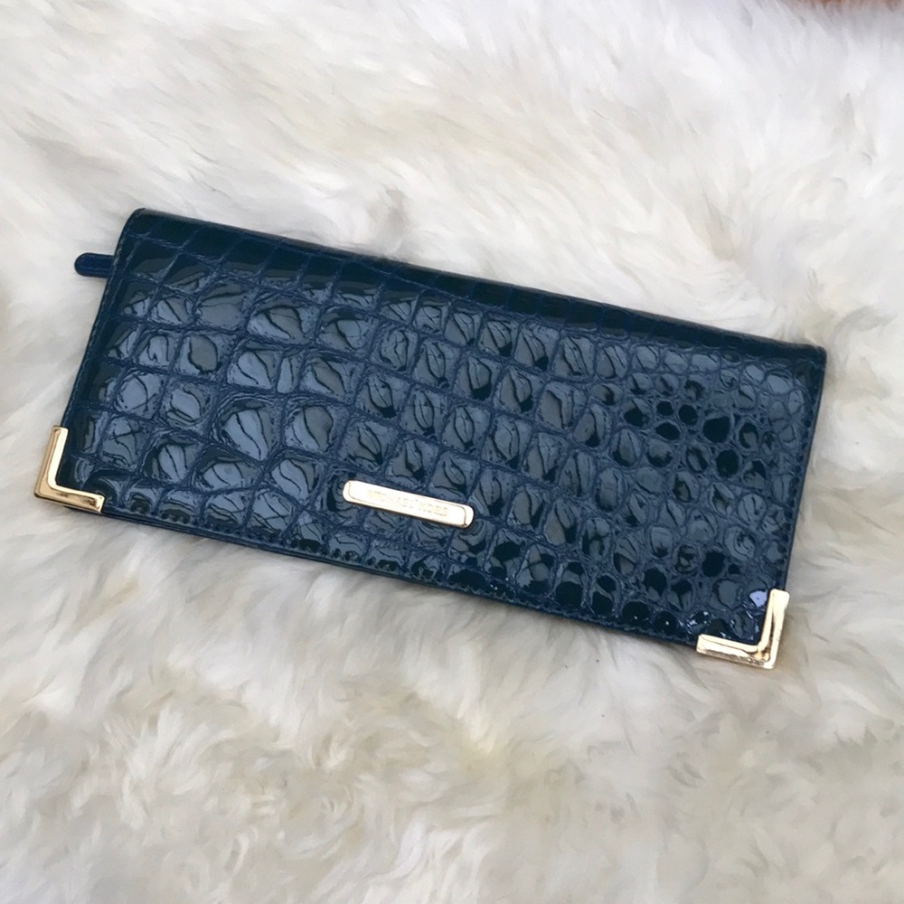 *SOLD* Michael Kors clutch