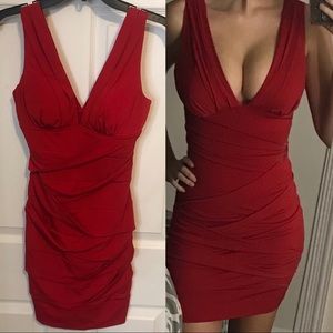 🎉 NYE 🎉 Macy’s red push-up bodycon dress