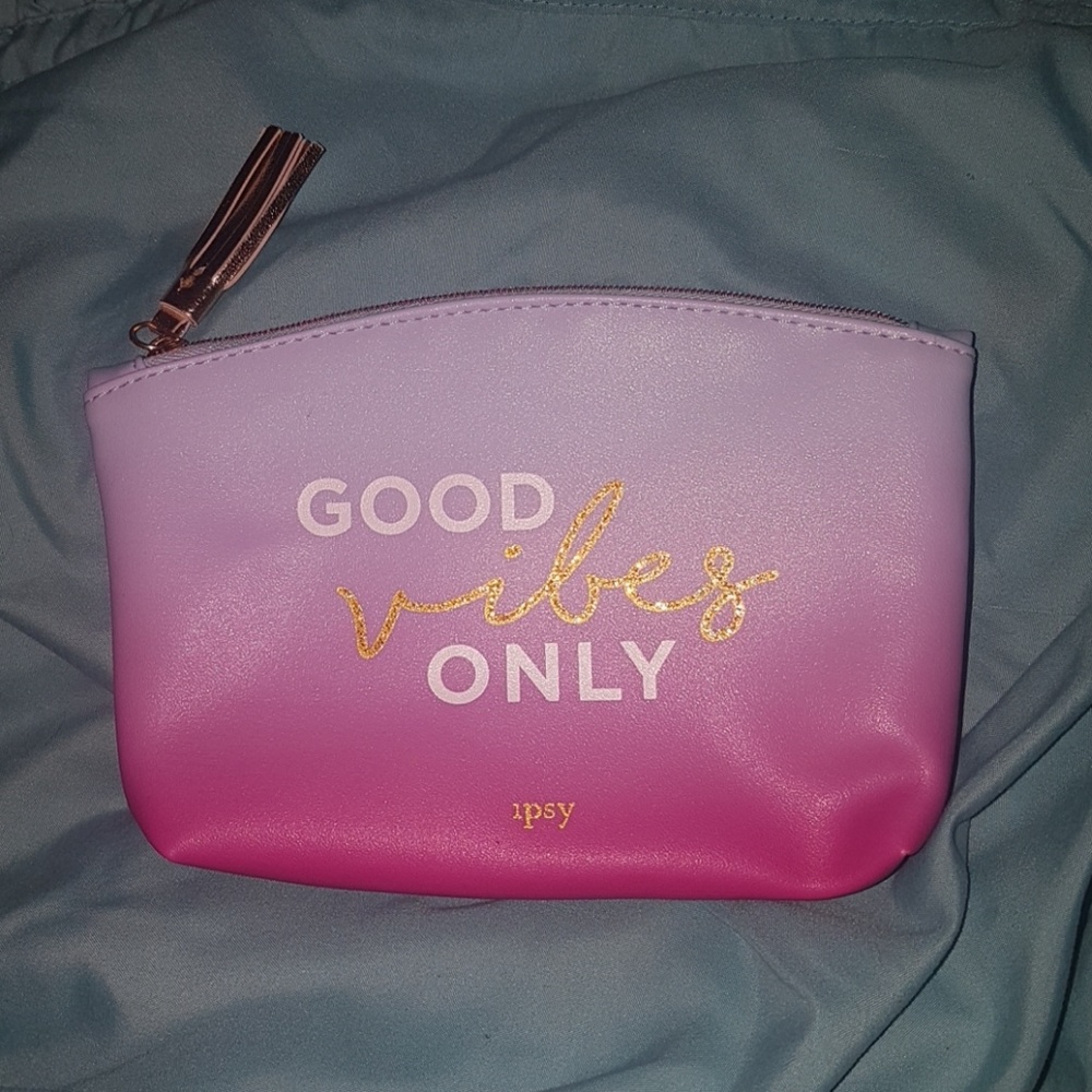 Ipsy makeup bag