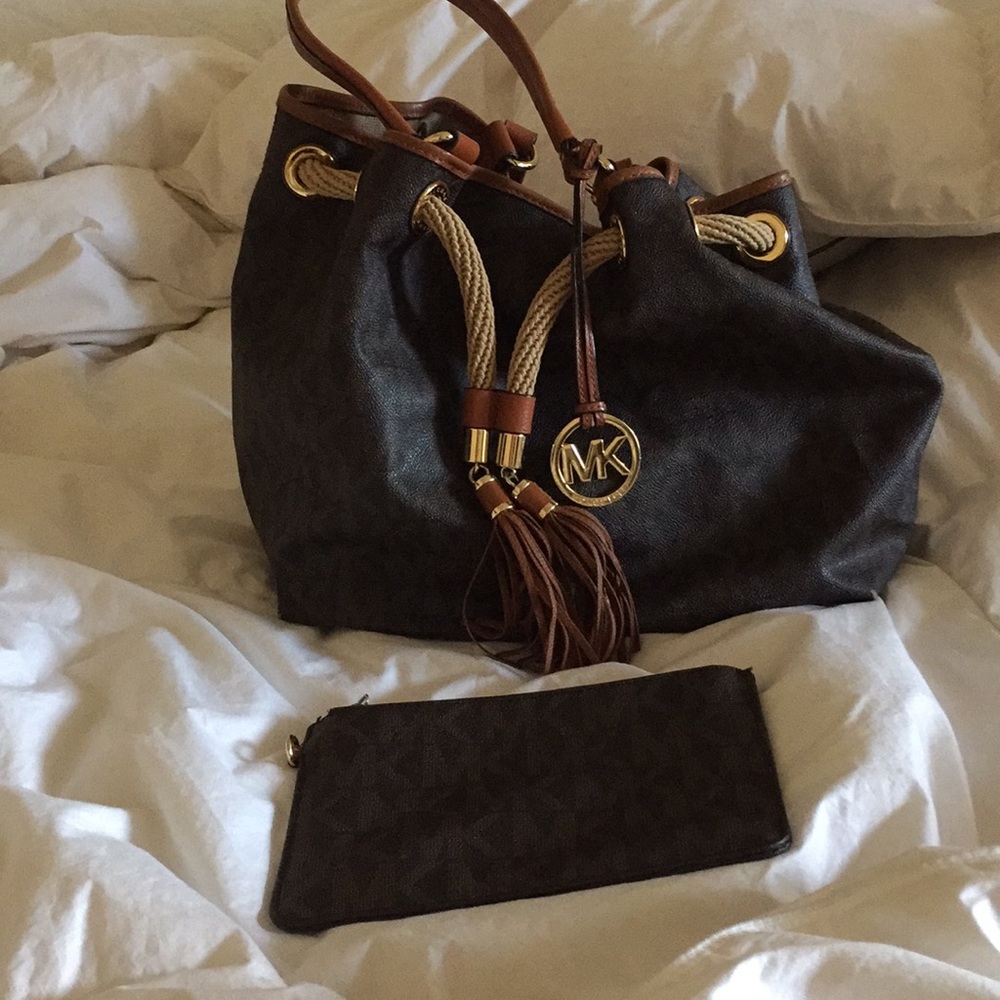 SALE!Michael Kors Purse and coin purse