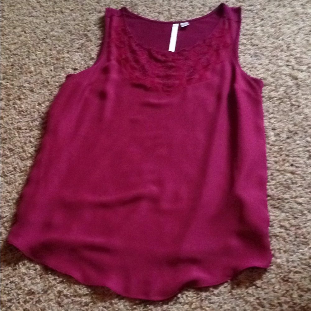 Sleeveless shirt