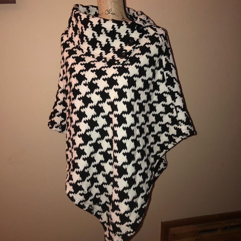 HOUNDSTOOTH PONCHO SHAWL SZ MED LAST KISS