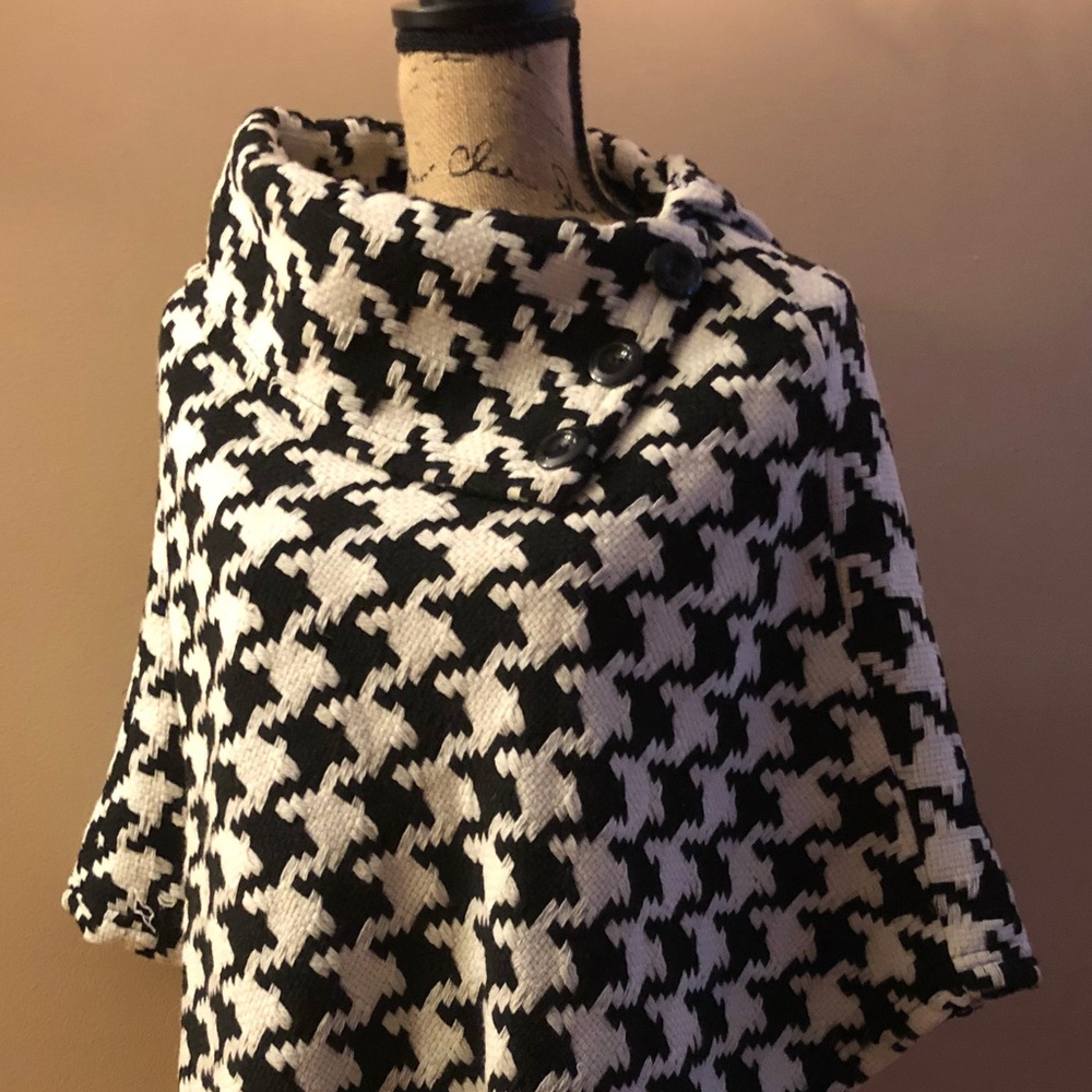 HOUNDSTOOTH PONCHO SHAWL SZ MED LAST KISS - Picture 2 of 8