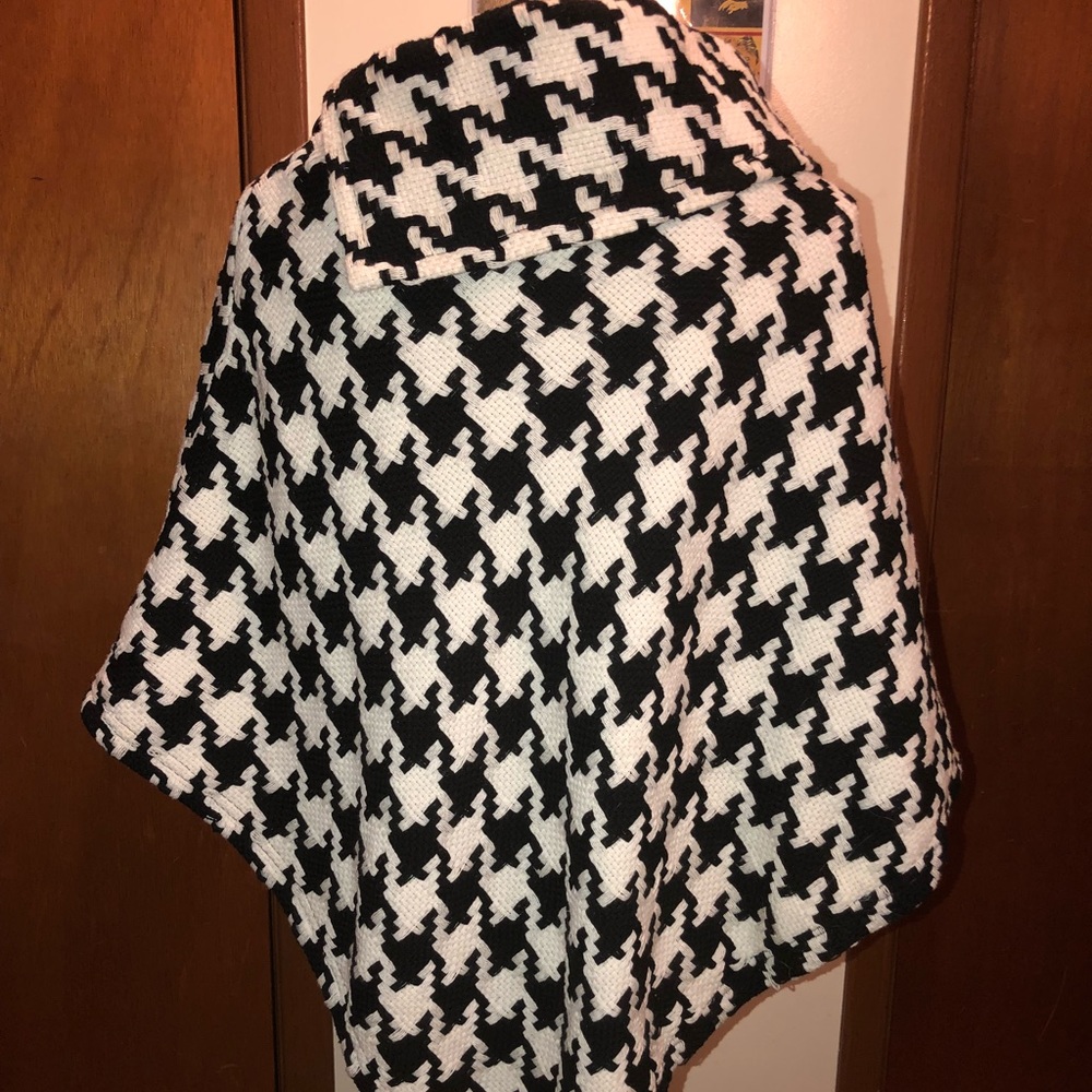 HOUNDSTOOTH PONCHO SHAWL SZ MED LAST KISS - Picture 3 of 8