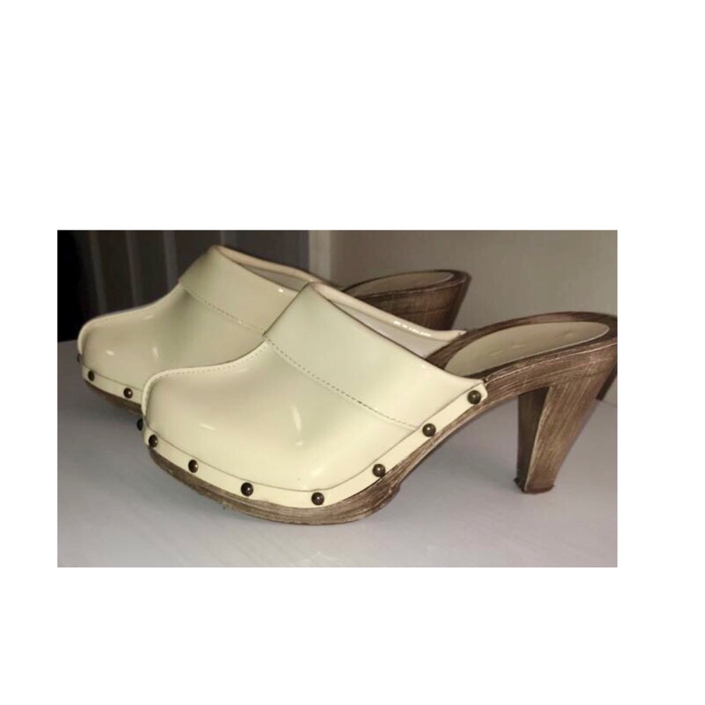Cream Patent Leather Aldo Marlee Clogs