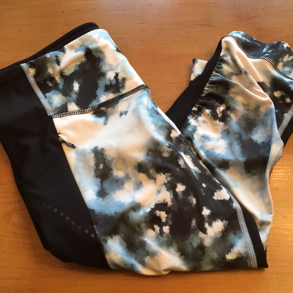 Lululemon crop leggings - Picture 1 of 1