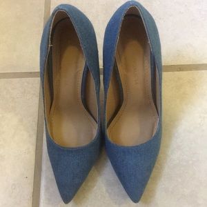 Denim pump