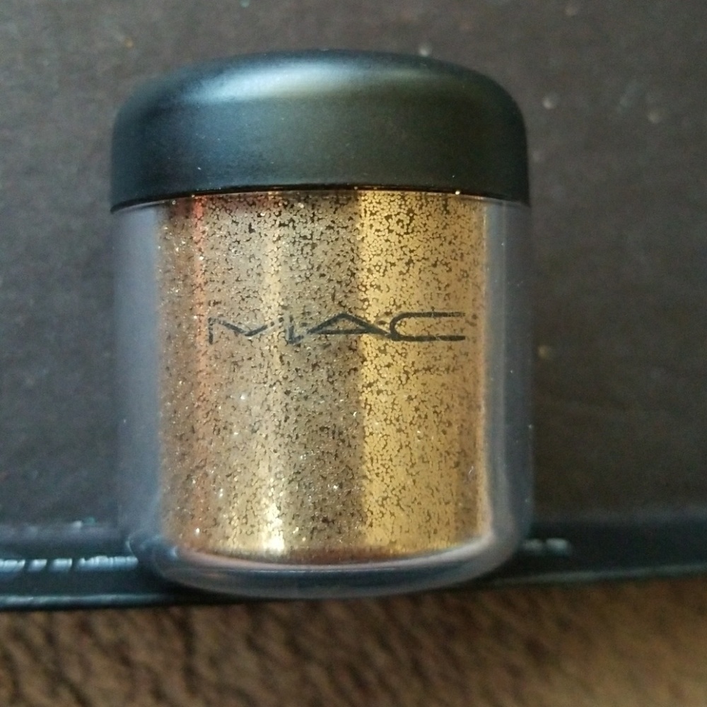 MAC GLITTER PIGMENT GOLD