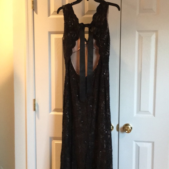 Dress - Picture 2 of 4
