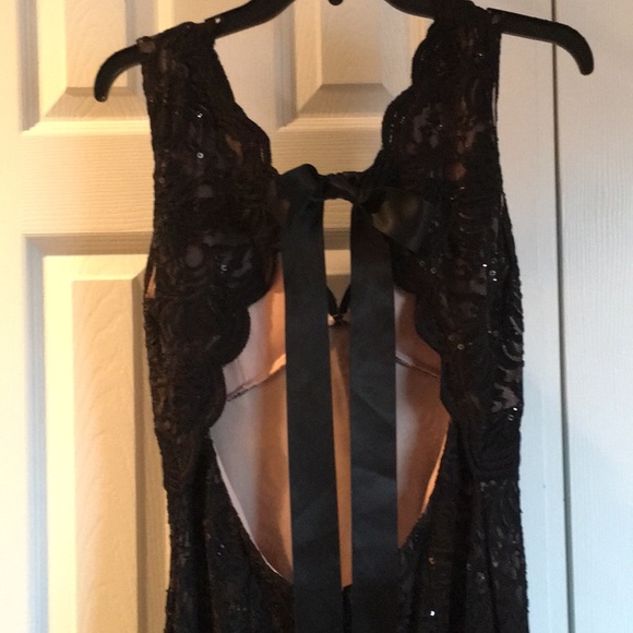 Dress - Picture 3 of 4