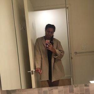 Meet your Posher, Aris