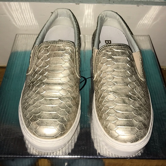 Gold stylish sneakers - Picture 2 of 4