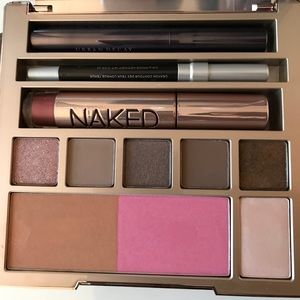 Urban Decay “Naked on the Run” Palette😍 Gorg! LE