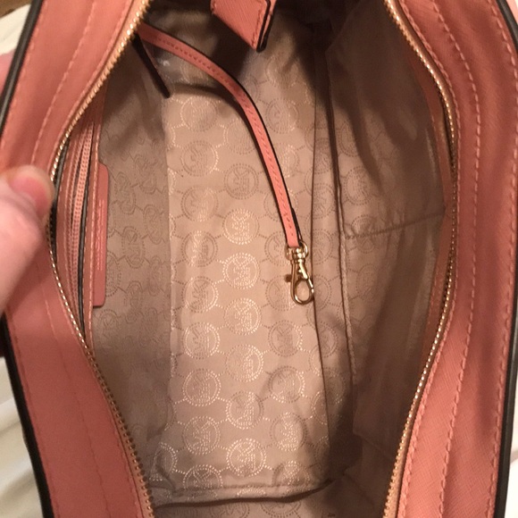 Michael Kors medium pink Selma w/ crossbody strap - Picture 5 of 6