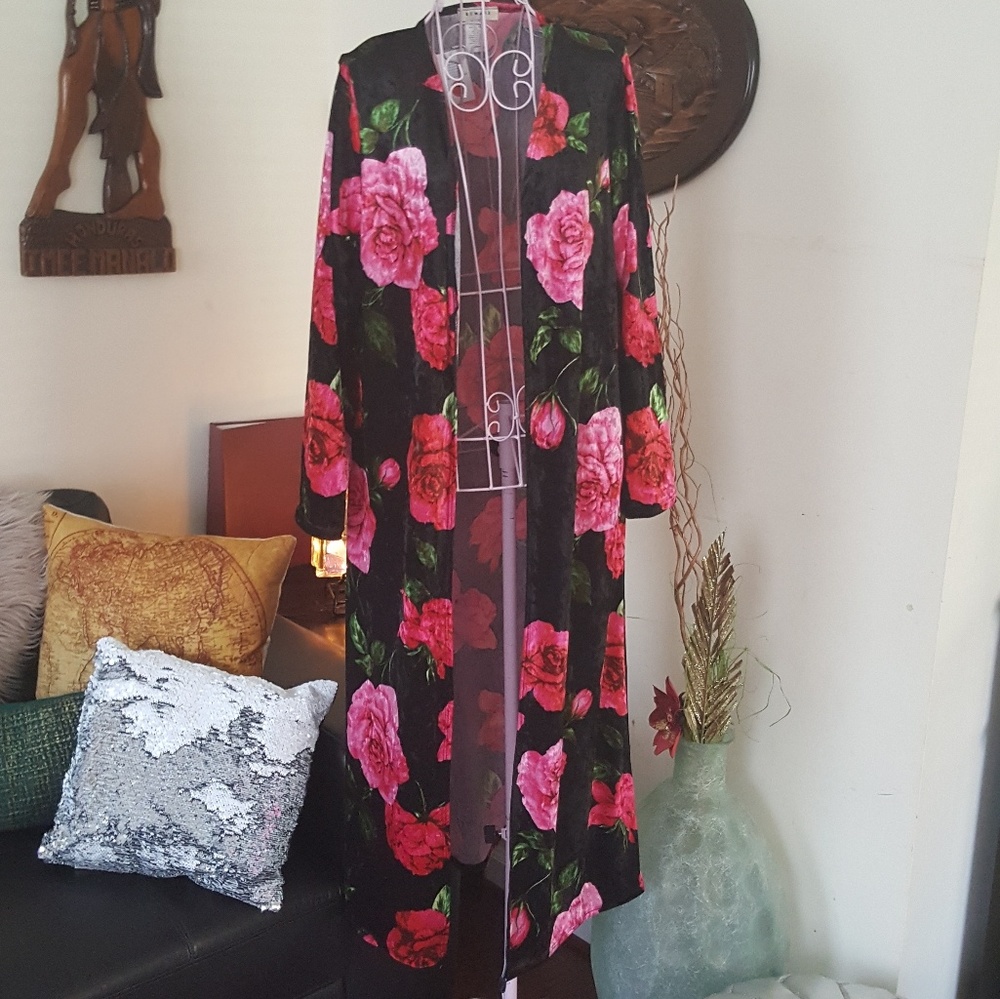 Velvet Duster Black Floral