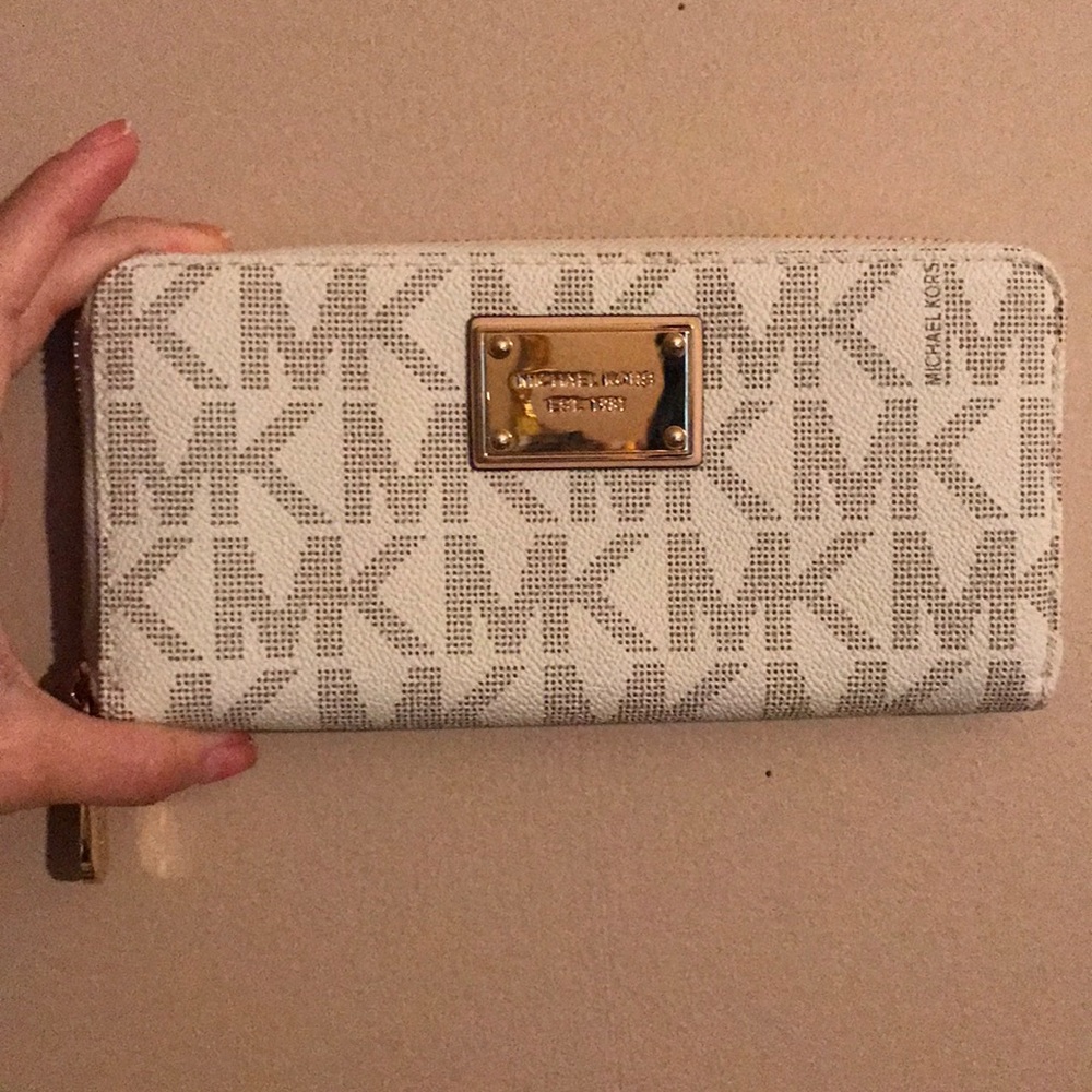 Michael Kors wallet