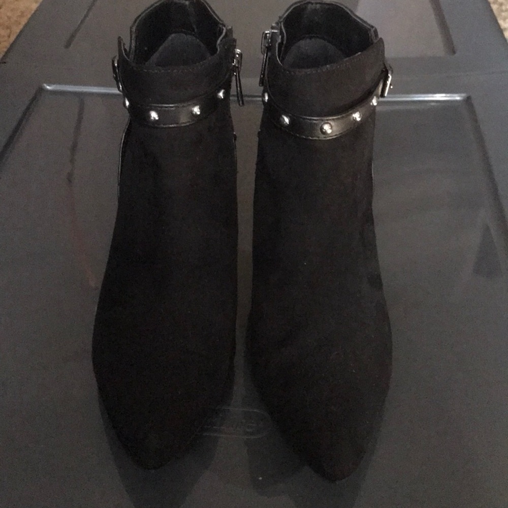 Super cute stylish black booties