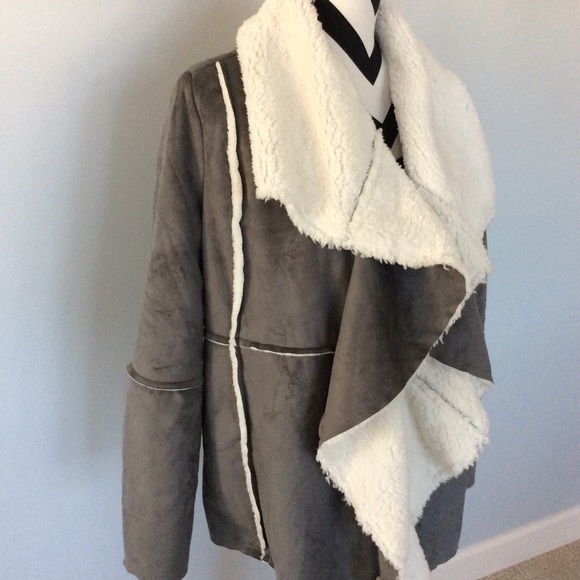 🍁HP🍁1 SM LEFT 🍁Faux Suede & Sherpa Open Jacket - Picture 2 of 4