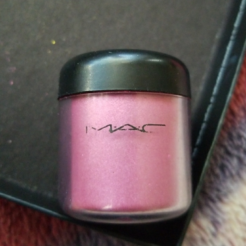 MAC POWDER PIGMENT FUCHSIA