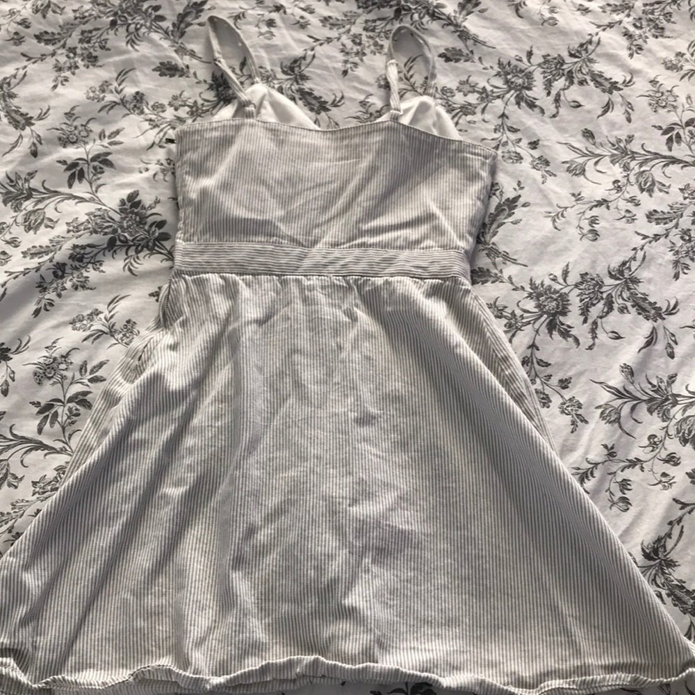 Dress - Picture 2 of 4