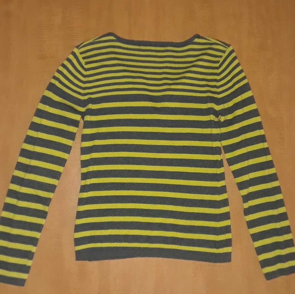 🐛CUTE SWEATER🐛 - Picture 4 of 4