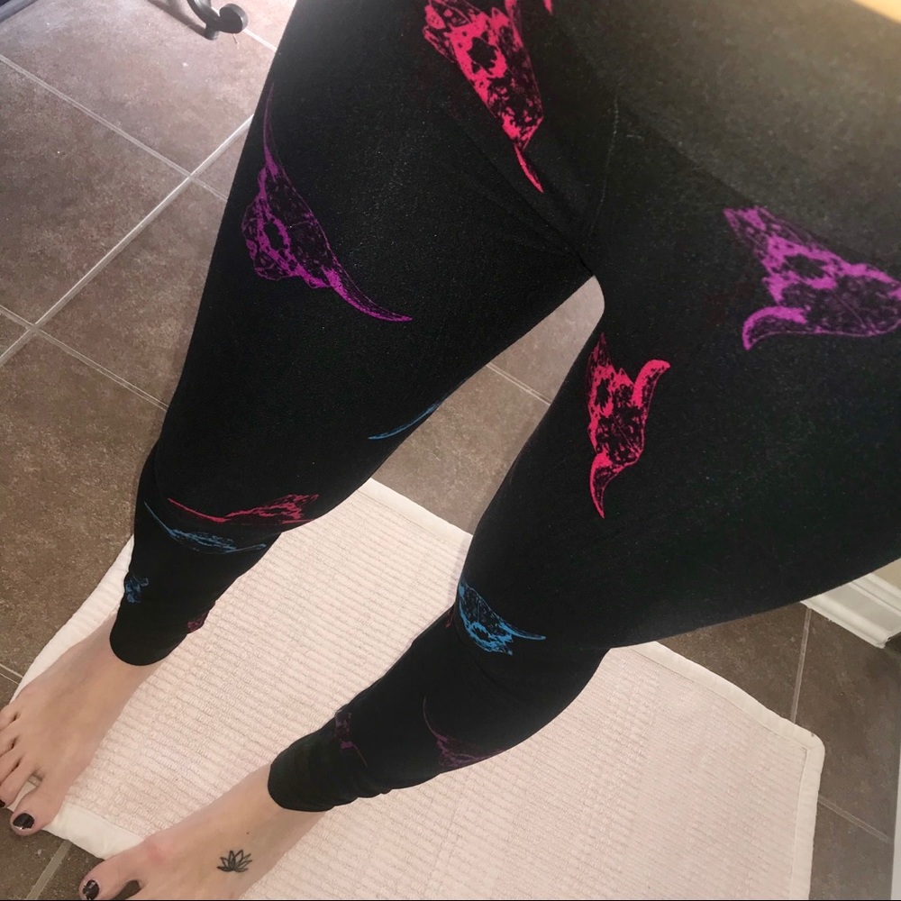 Lularoe bulls head leggings