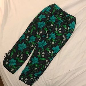 Beautiful Marc Jacobs silk printed pants size 00