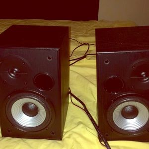 Edifier Speakers 🔊🕯🔥