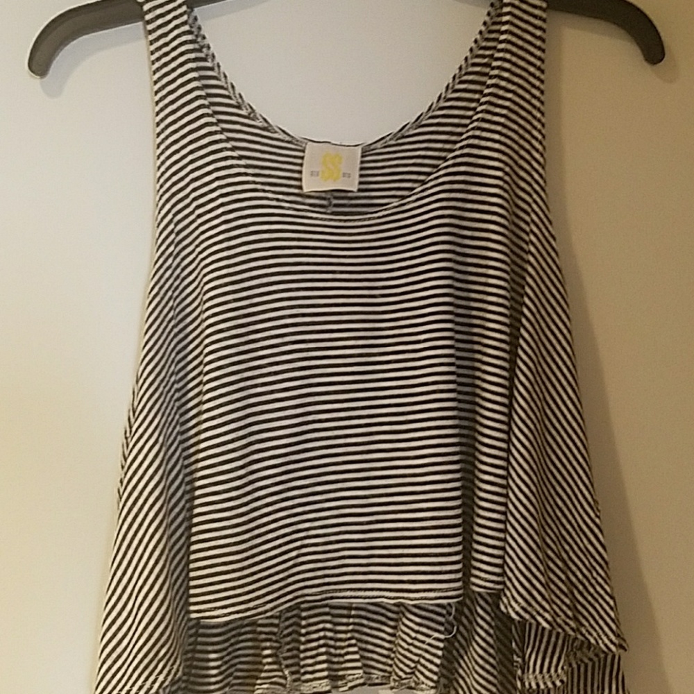 Sleeveless crop top