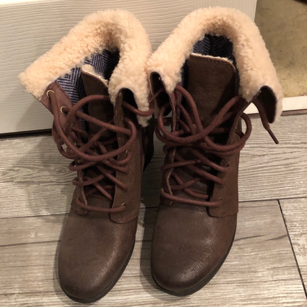 Ugg wedge boots, women’s size 8