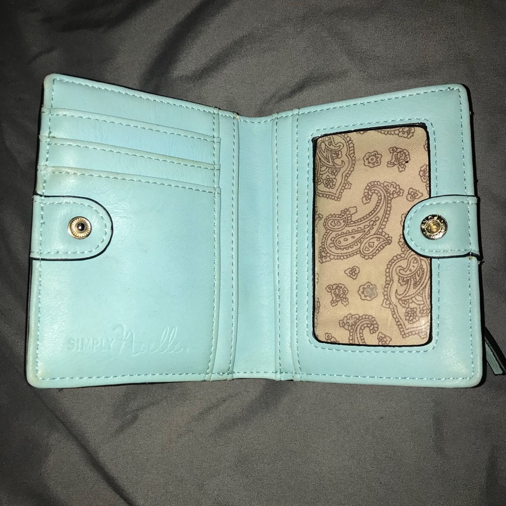 Blue wallet! - Picture 2 of 4