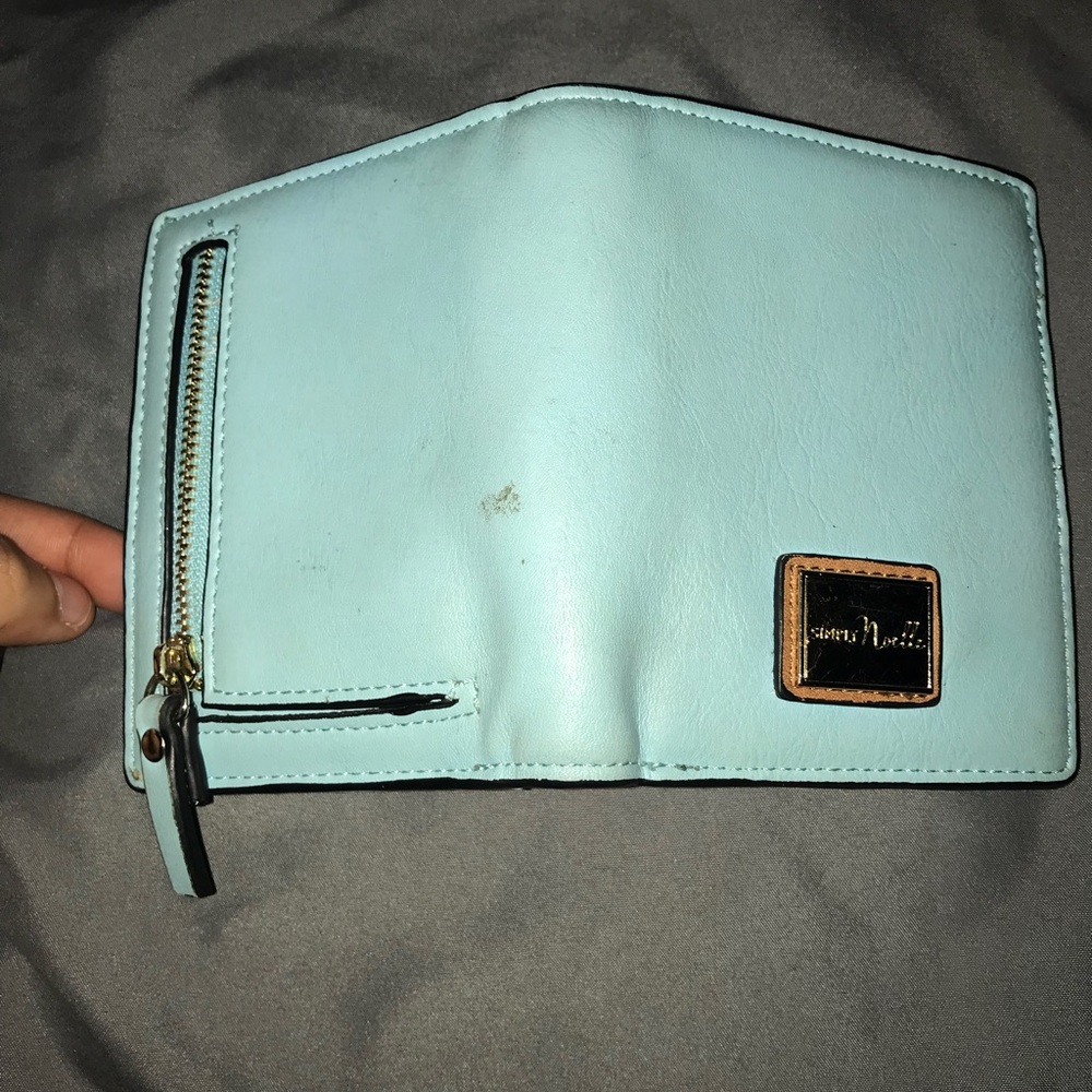 Blue wallet! - Picture 4 of 4
