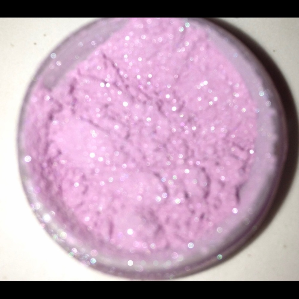 Mineral Eyeshadow in Romance