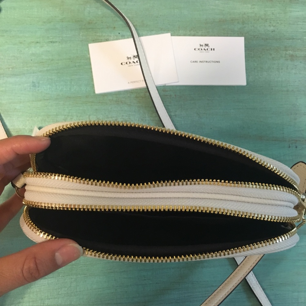 💕NWT COACH💕 CROSSBODY POUCH LEATHER BAG - Picture 5 of 7