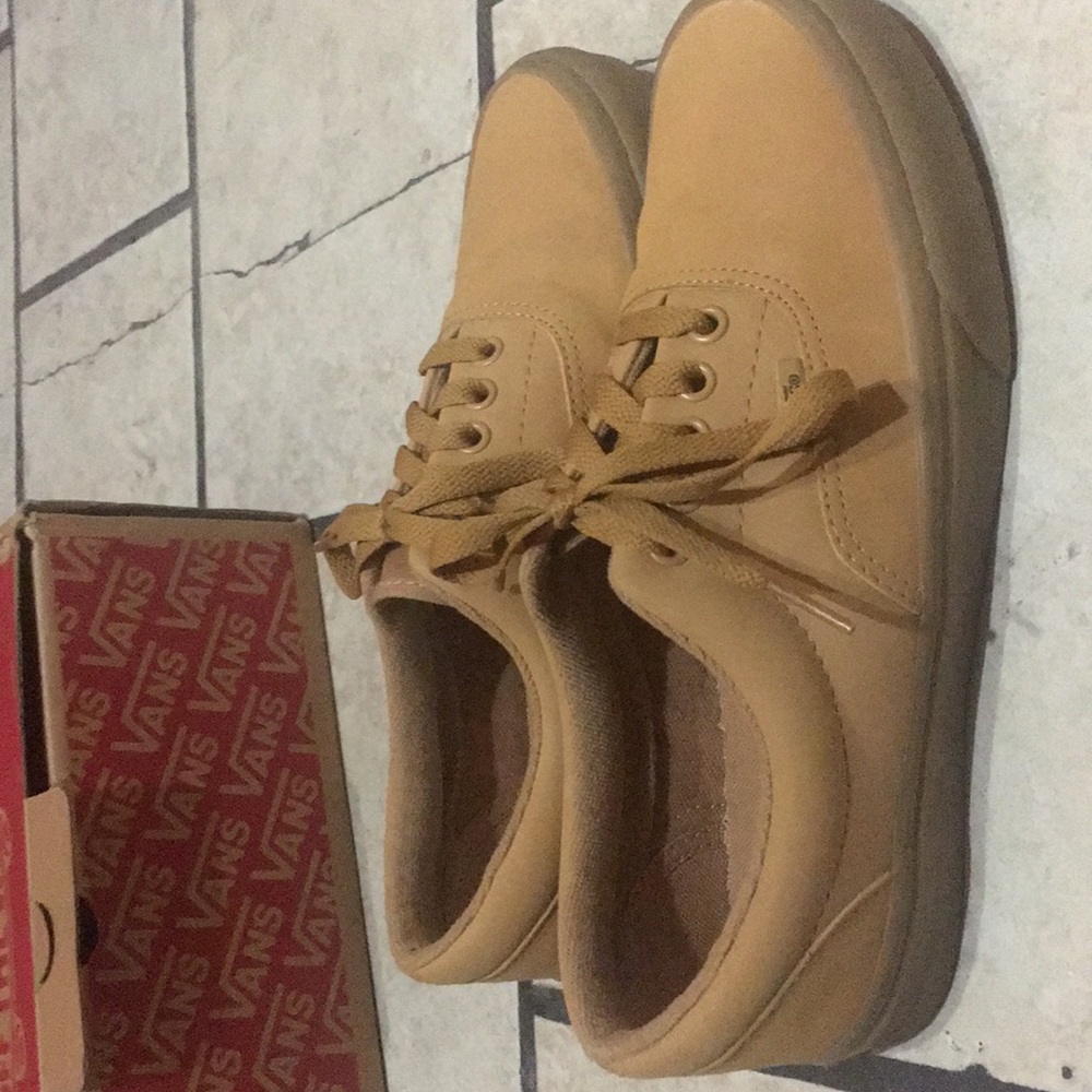 Vans sneaker . Men size 7.1/2. Women size 9. Sold - Picture 2 of 3