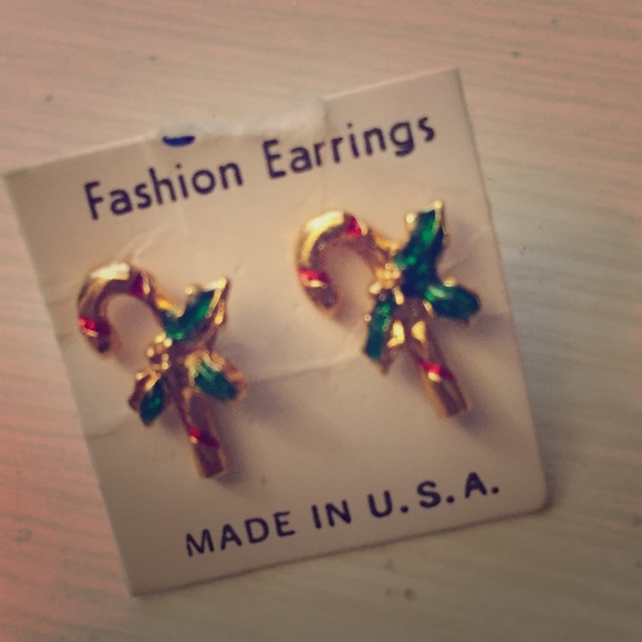 🌺Candy Cane Earrings 🌺(3/$15) - Picture 1 of 2
