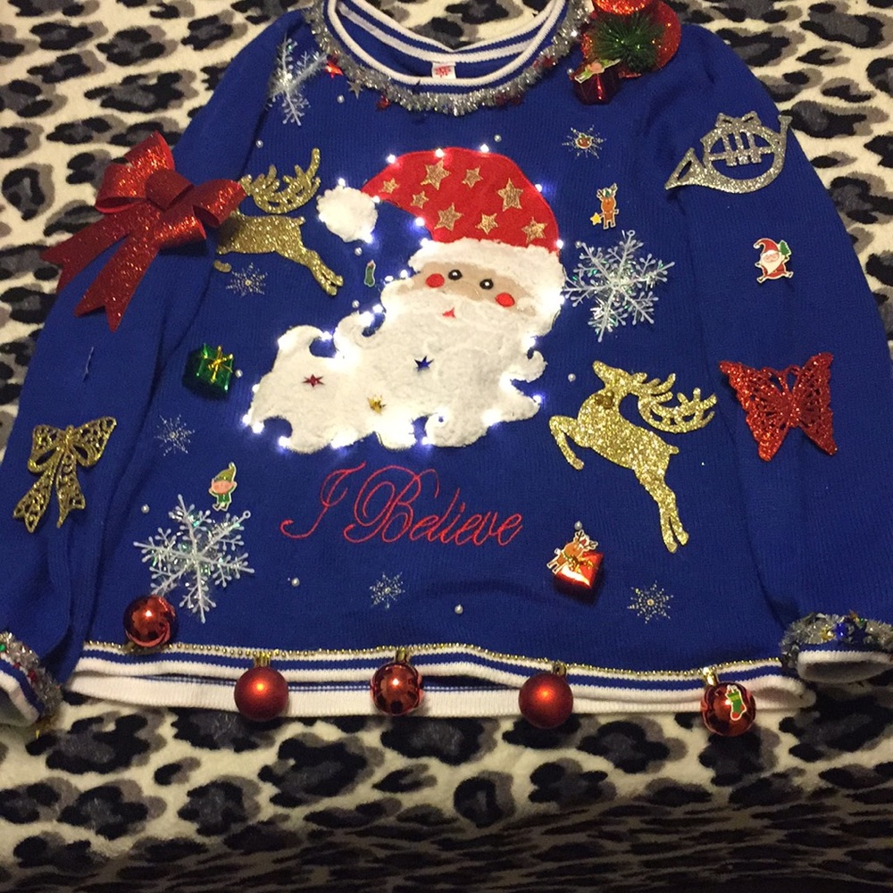 Christmas sweater (lights up)